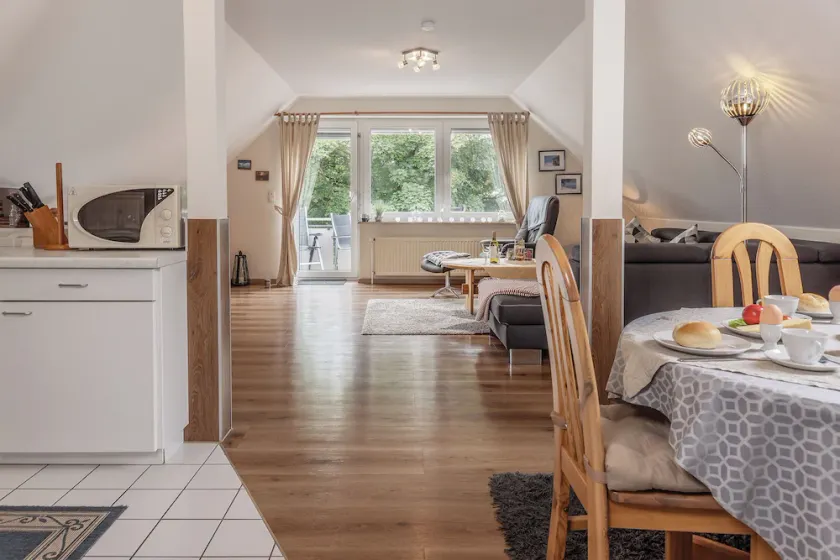 This upper floor apartment offers space for 2 to 3 people and a cozy - Image 1