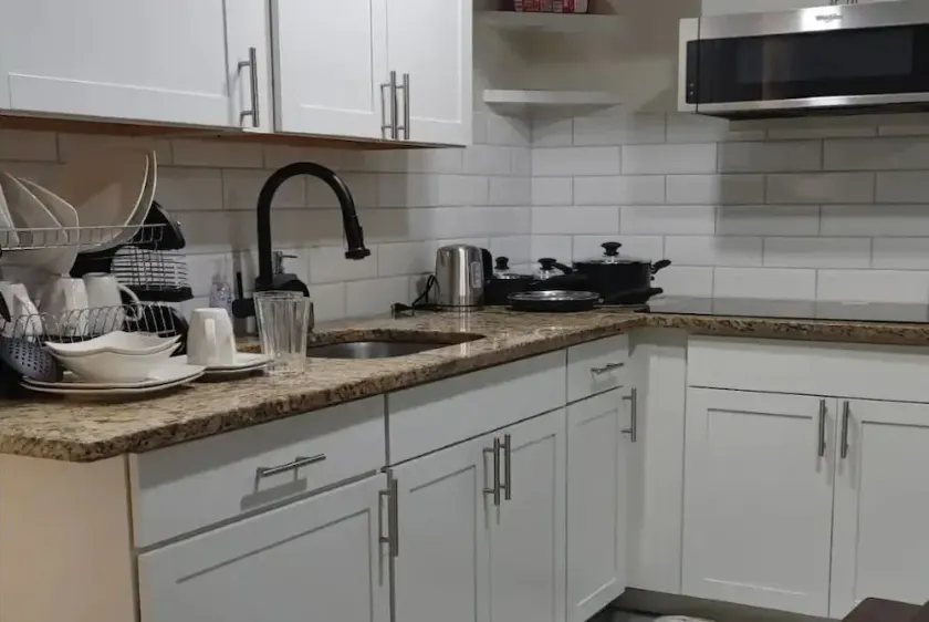 Cozy 1 bedroom non smoking  with double bed -close to Rutgers & RWJ hospital - Image 1