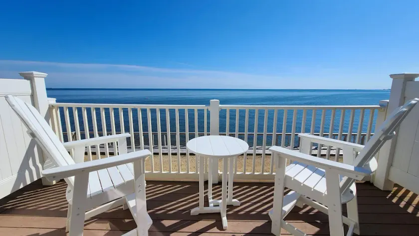 Bright 1BD Bayfront Condo--RIGHT ON THE BEACH, Amazing Sunsets, Waterfront & Provincetown Views, A/C - Image 1