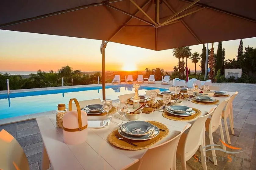 \"Villa Sara\" mit Meerblick, Pool und WLAN - Image 1