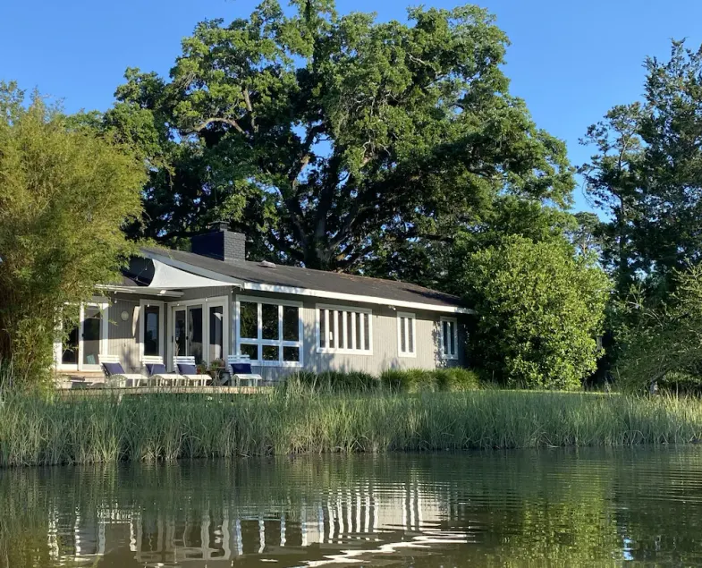 Lake Front home, Private Dock, Golf Cart l 8 min to beach - Image 1