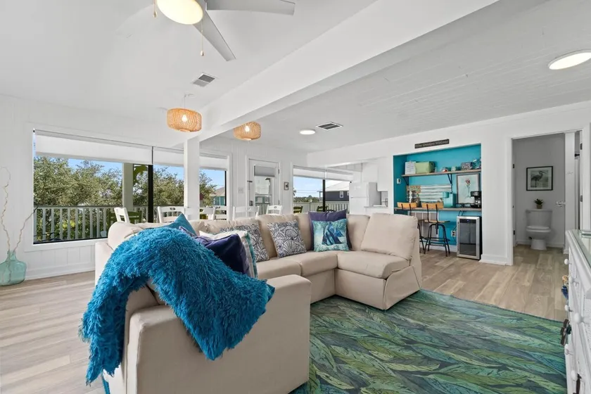 Hazel Mae's Hideaway - Image 1