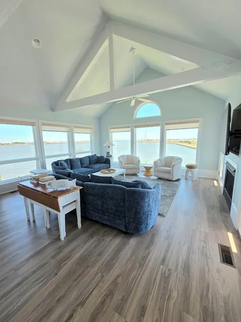 Sunrise-Sunset Views From Waterfront Home w/ Elevator (just renovated) - Image 1