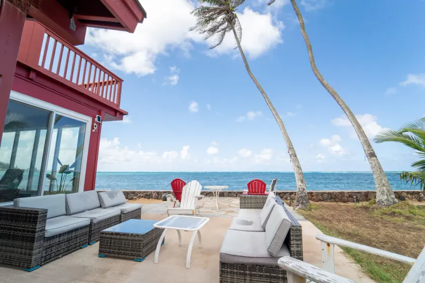 Punaluu Paradise Beach House \"real ocean front\"  - Image 1