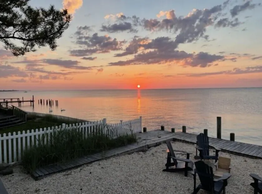 Bayfront Oasis, Magnificent Views, Kayaking, Fishing, Clamming, Swan Visits - Image 1