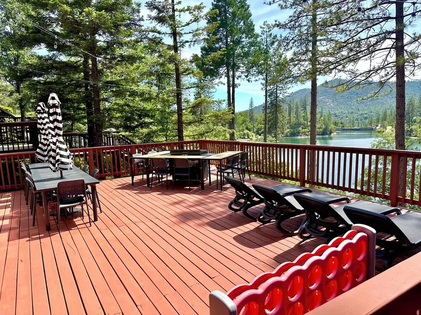 Lakefront cabin with private boat launch, with boat slip !! - Image 1