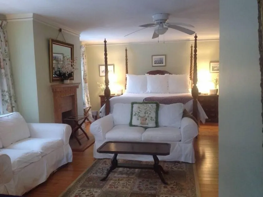 \"SABINO\" 1 Bdrm Suite - Image 1