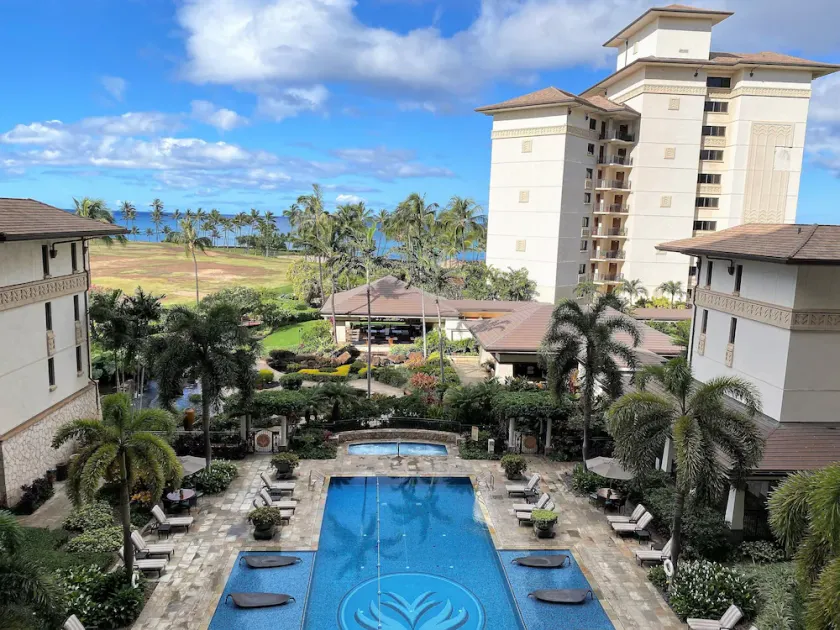 Alluring and Elegant Ocean View Luxurious Beach Villa in Ko Olina - Image 1