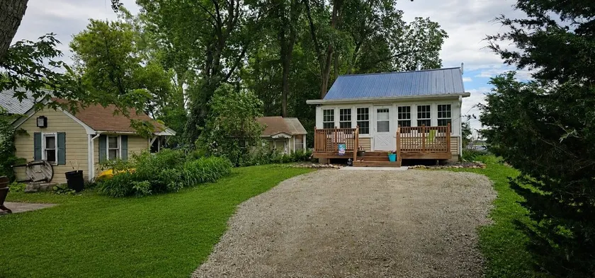Quiet & Cozy Cabin Across from Fox Lake 🚤 - Image 1