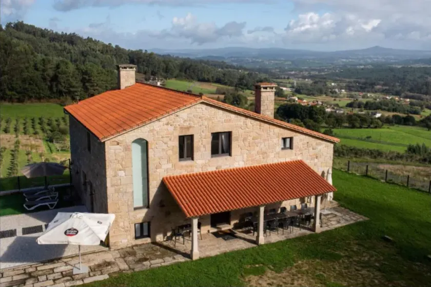 Villa - 5 Bedrooms With Wifi - 7841 - Image 1
