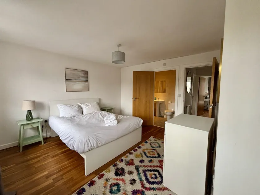 Taplow Stunning Four Bedroom Townhouse - Image 1