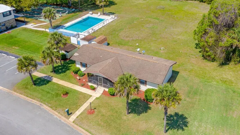 Bright, Clean and Roomy House with Intracoastal Waterway Resort Access - Image 1