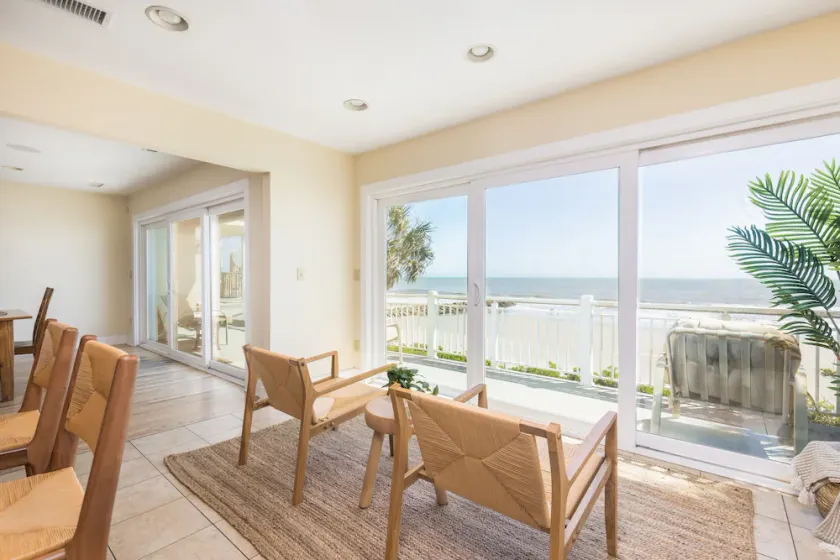 ~ Le paradis des surfeurs sur la côte de Charleston ~ ~ Maison avec 6 chambres en front de mer ~~ Accès direct à la plage ~~ - Image 1