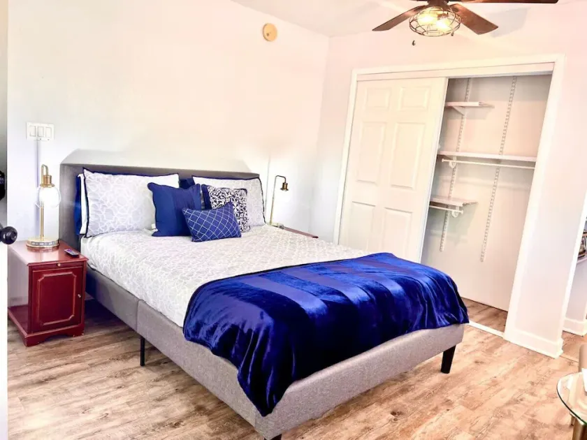 Upgraded, Stylish & Comfy 1 Bedroom/1 Bath Studio - Image 1