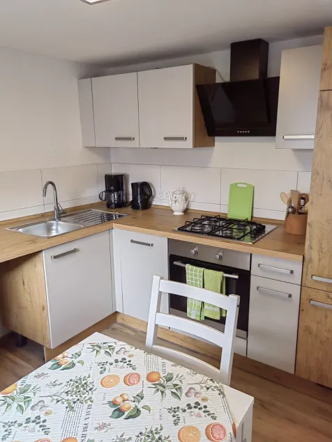 Beautiful separate 2-room apartment - Image 1