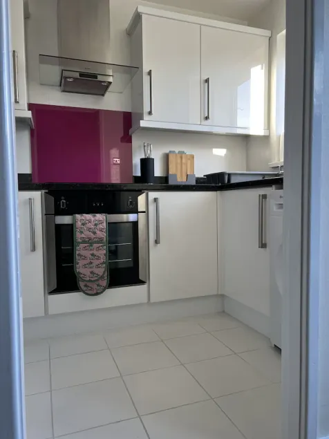 Beautiful home in peaceful neighbourhood  with great amenities around - Image 1