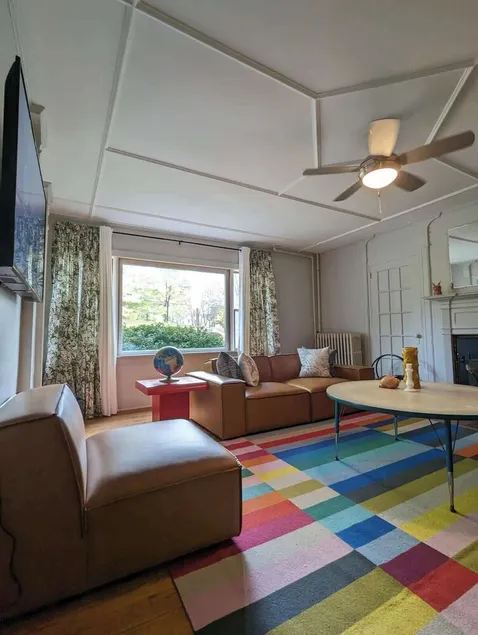 Perfect House In Hillsdale, Brings Friends & Fam - Image 1