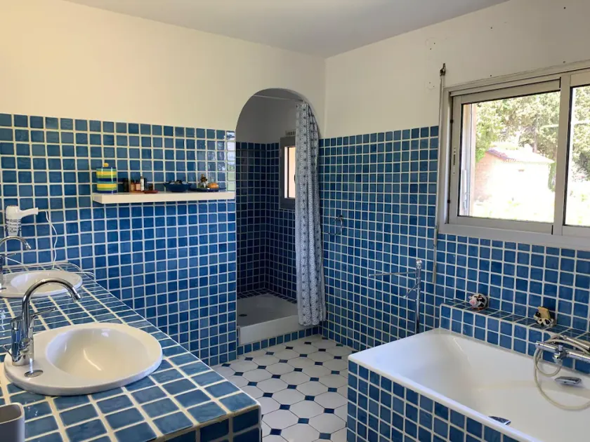 ''La figueirasse'' villa 0,5 mile away from the Caromb village, Vaucluse - Image 1