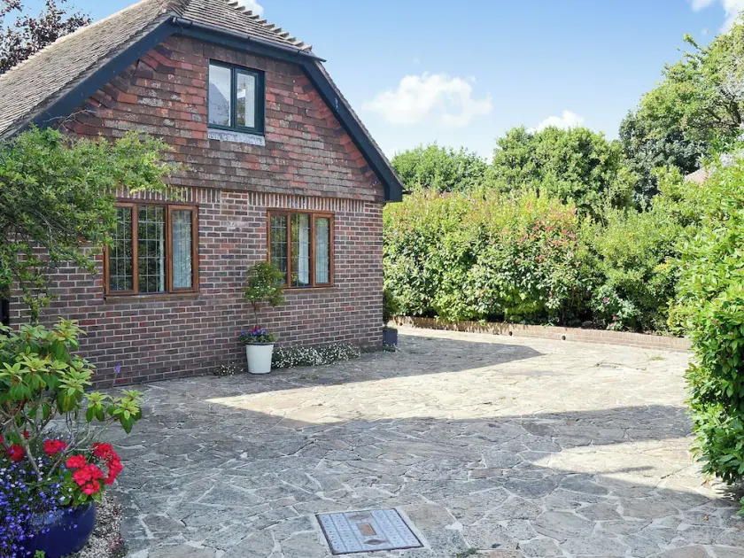 1 bedroom accommodation in Felpham, near Bognor Regis - Image 1