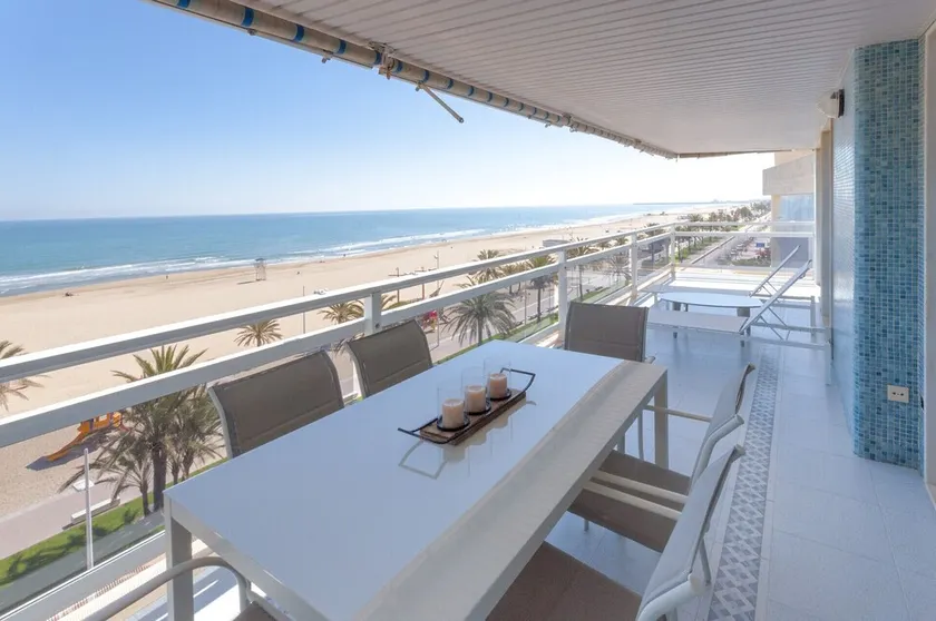 Oceanfront condos w / breathtaking views. Elegant decoration! - only families - Image 1