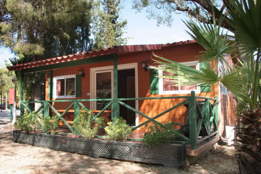 Bungalow with Terrace and Pool - Image 1