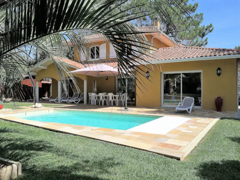 Cerca del océano 'La Dolce Villa' y el bosque para 9 personas - Image 1