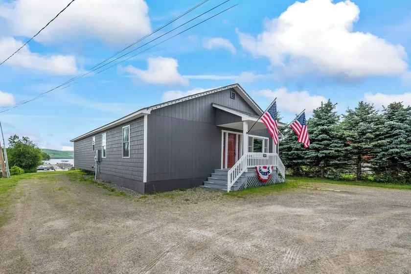 Lakeside Landing | Lakefront | In the heart of downtown Rangeley - Image 1
