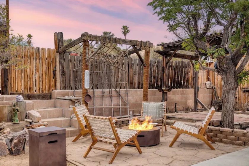 Boho Joshua Tree Escape w/ Firepit, Courtyard & Epic Views Asteroid by Avantstay - Image 1