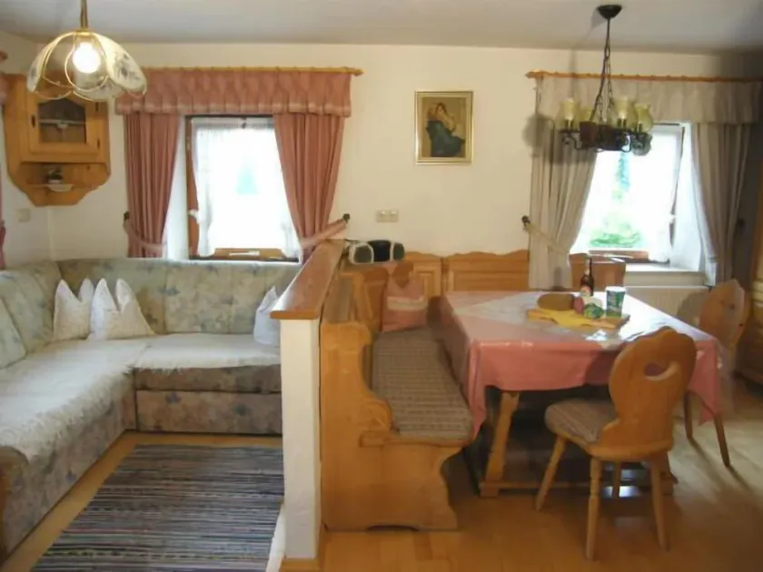 Ortsblick, 44m², 1 Schlafzimmer, Separate Küche, Dusche/wc, Sat-tv, Balkon - Image 1