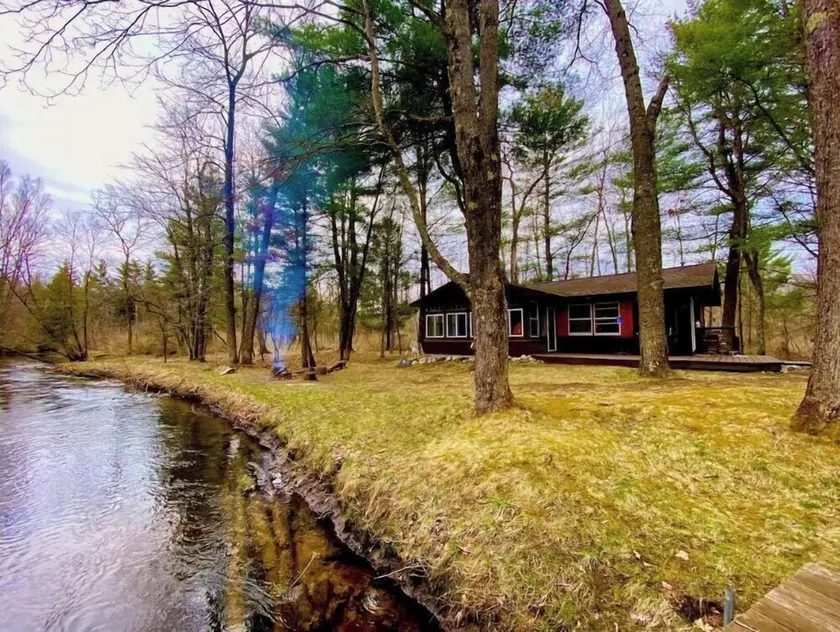Riverview Cabin - Image 1