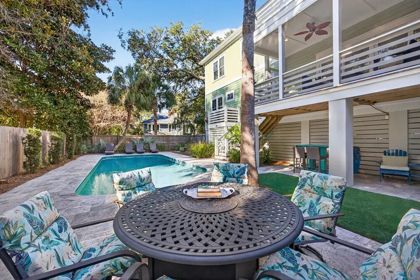 Magnifique maison de 4 chambres avec piscine privée et à quelques pas de la plage! - Image 1