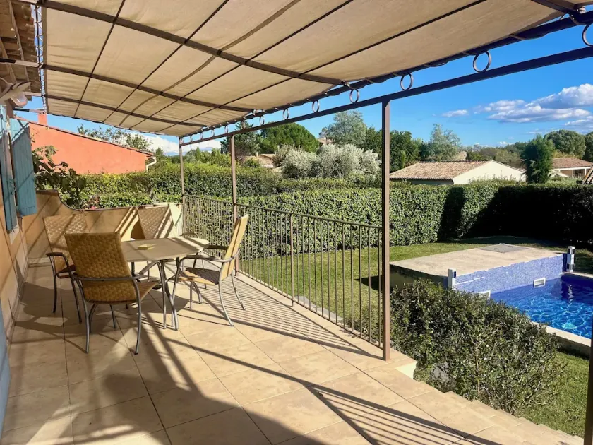 Forcalquier, Villa with private pool in luxury hotel residence. - Image 1