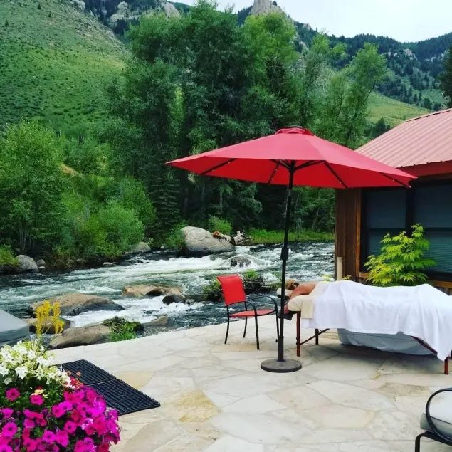 Minturn River Cabin with Hot Tub and NEW Air Conditioning - Image 1