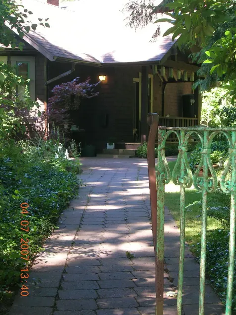 Oasis de jardin sur la rive nord, idéale pour les amateurs de plein air ou les amoureux de la nature - Image 1