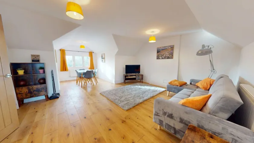 Stylish Georgian Apartment In An Ideal Location - Image 1