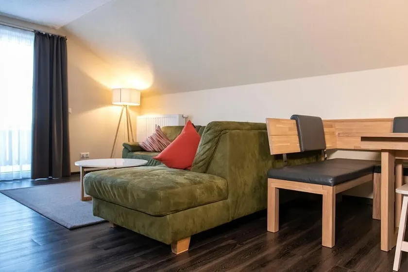 Spacious three-room apartment that can accommodate up to 6 people, with a balcony offering panoramic views - Image 1