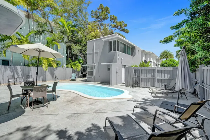 Oasis by Las Olas LUX get away - Image 1