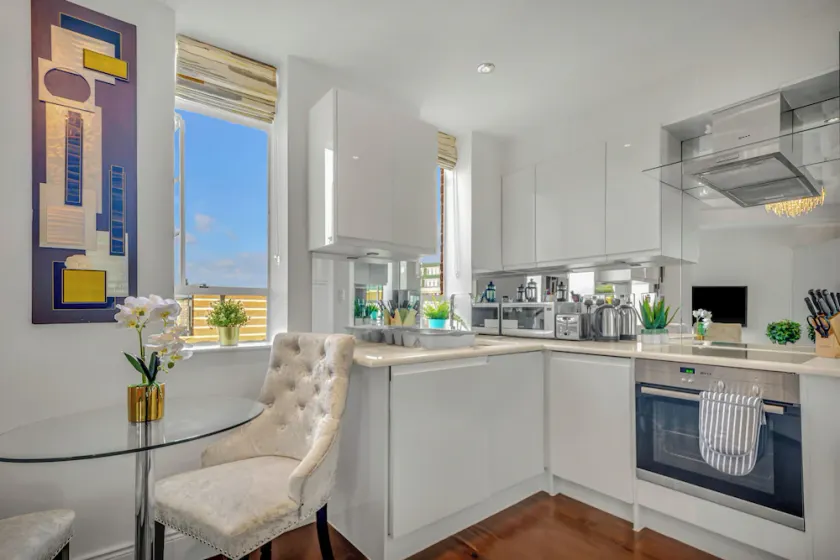 Beautiful 1 bedroom flat in Chelsea - Image 1