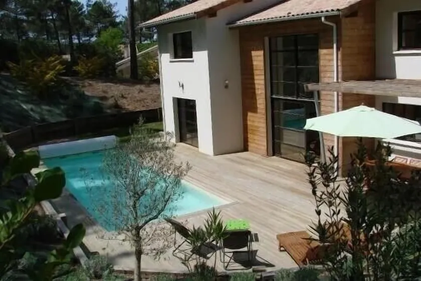Fornemme villa, opvarmet pool i hjertet af fyrreskoven, på golfbane. - Image 1