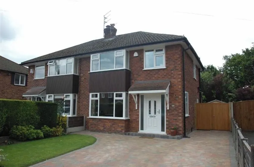 Charming Village house in Bramhall near Manchester - Image 1