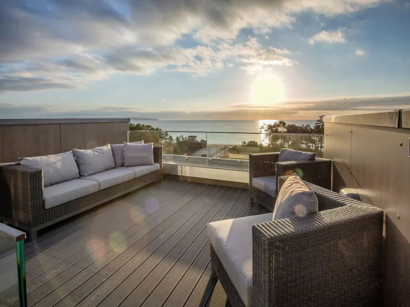 Sky suite with unobstructed sea view, roof terrace and balcony - Image 1