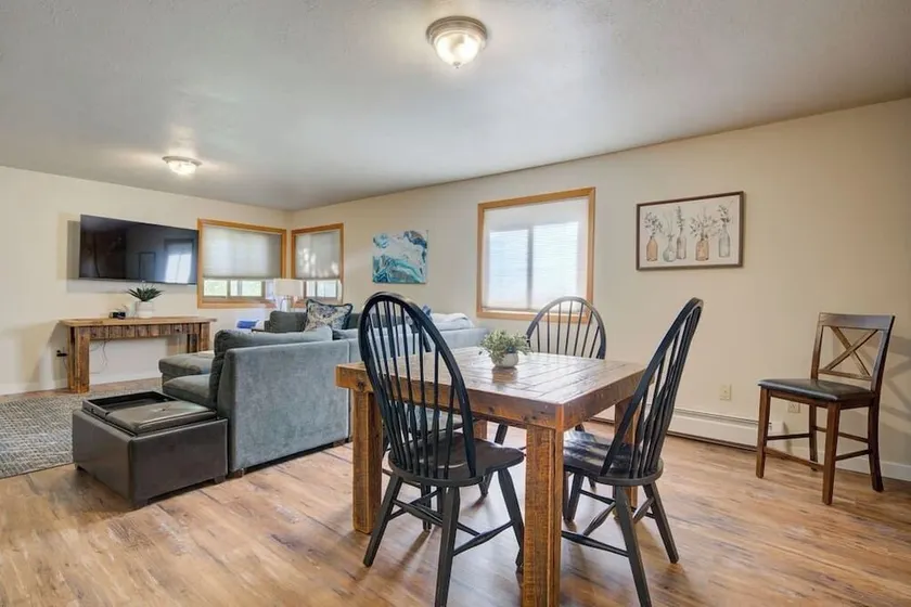 Middle floor 3 bedroom near downtown bozemanrents - Image 1