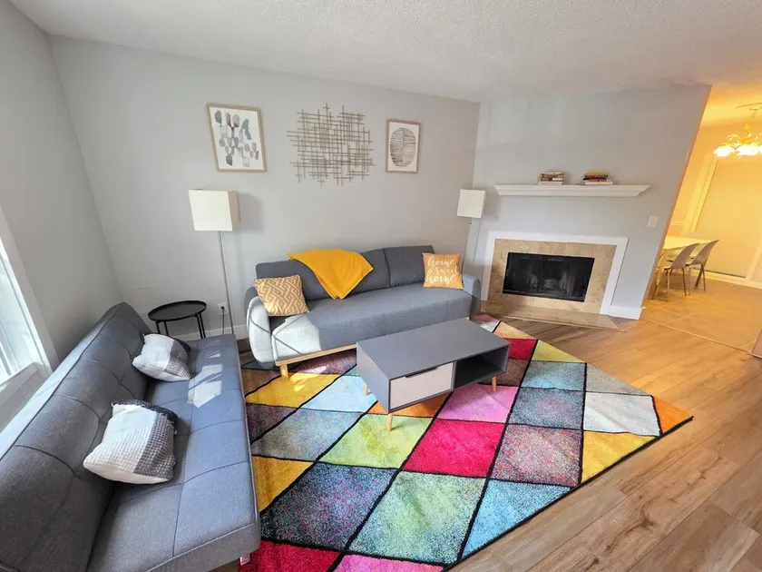 Fully Renovated 2 bdrm/2.5ba near UNC & Weaver St! - Image 1