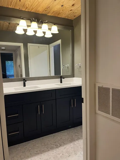Cotswald-Southpark condo - Image 1