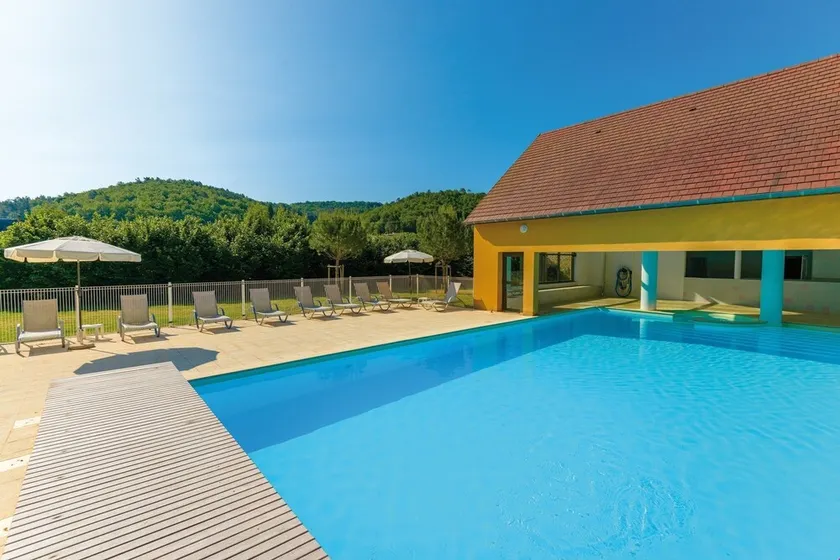 Maison de vacances avec terrasse | Accès piscine + salle de gym! - Image 1