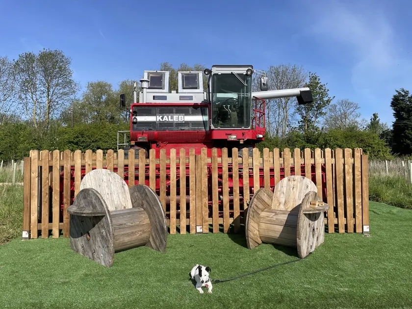 glamping combine harvester - Image 1