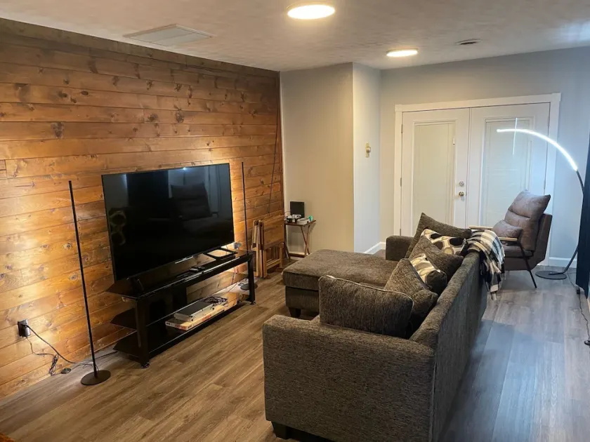 Conveniently Located and Modernly Stylish. Close to fairgrounds and GVMC - Image 1