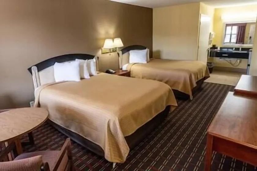 2 Double Beds Non-Smoking - Image 1