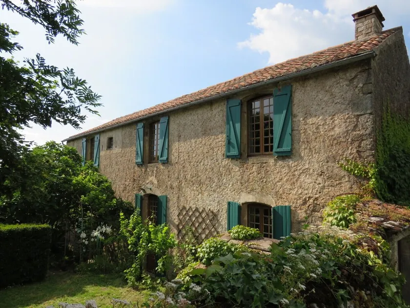 Character cottage in the heart of Rougiers de Camarès - Image 1