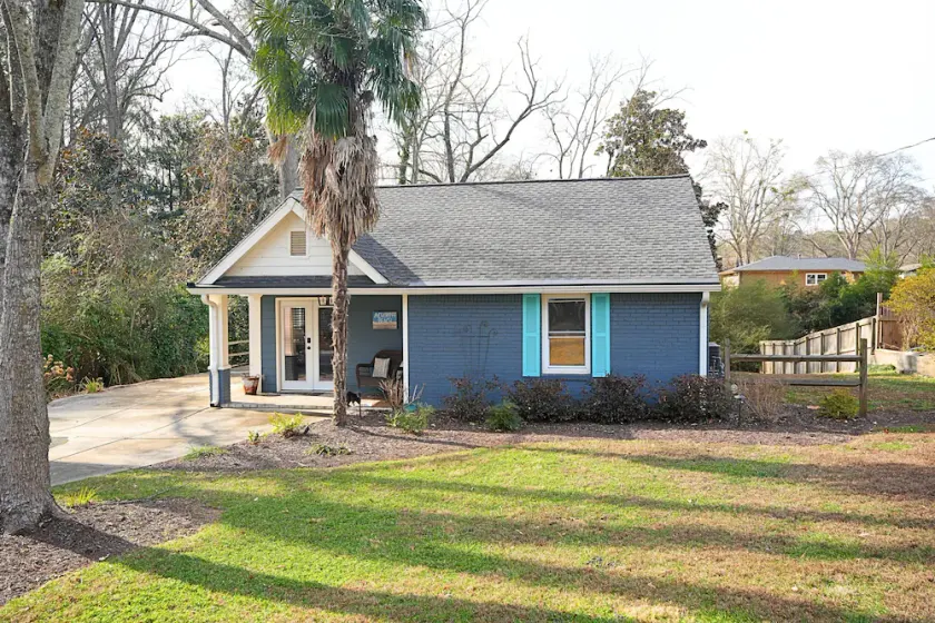 Blue Bungalow-Downtown Acworth - Image 1
